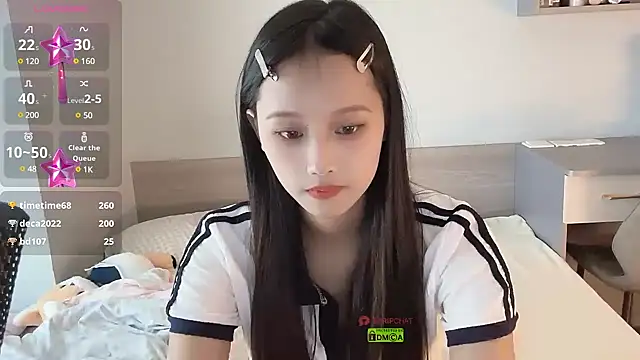 美女xunian71O在线直播