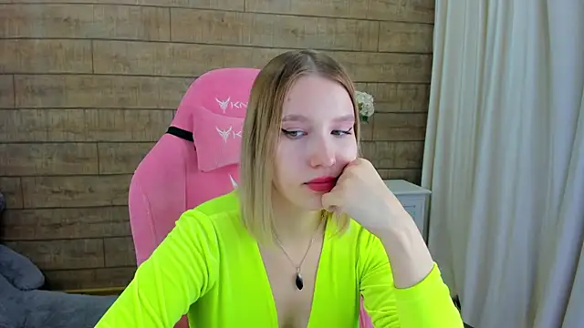 LiliLinn Live Sex Cams