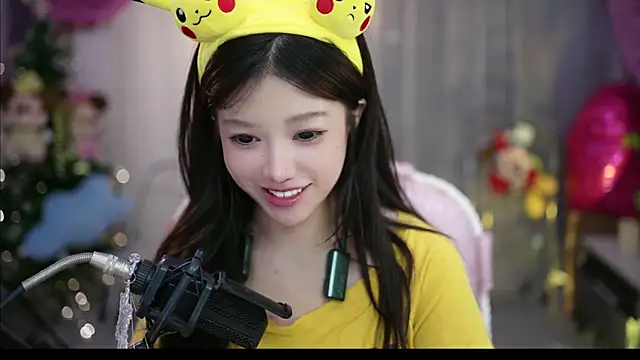 美女MinnieMoney在线直播