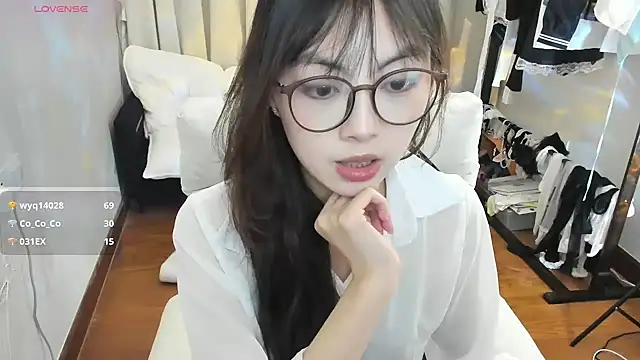 美女xuannv0000在线直播