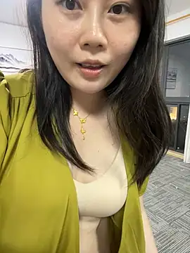 美女qinger2025在线直播