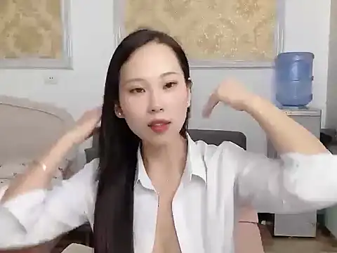 美女L--Q在线直播