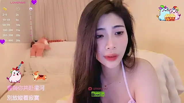 美女Vaidurya-Yolo在线直播