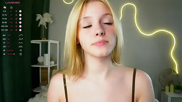 EdlaHewell Live Sex Cams
