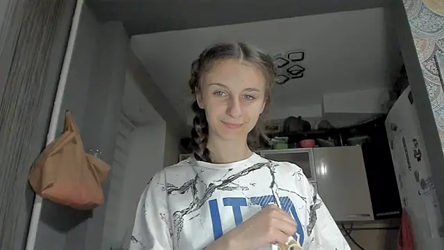 _Nika_Kik Live Sex Cams