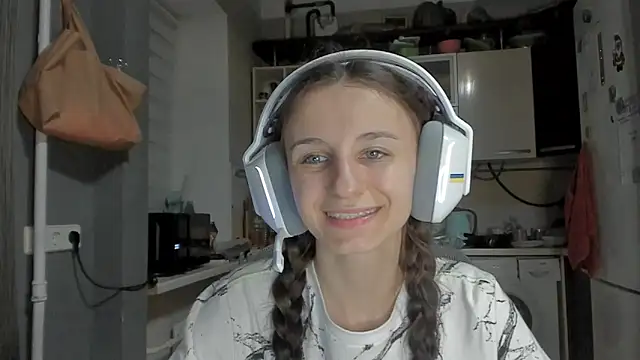 _Nika_Kik Live Sex Cams