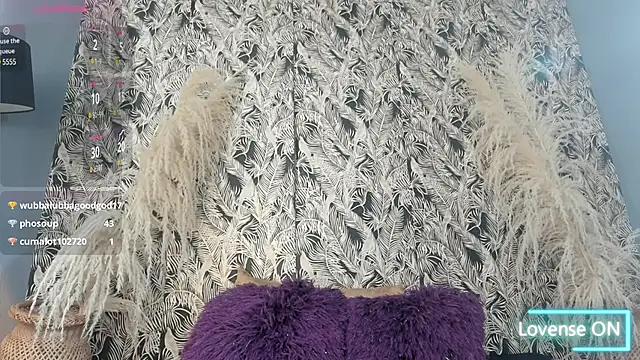 kitty-kryss Live Sex Cams
