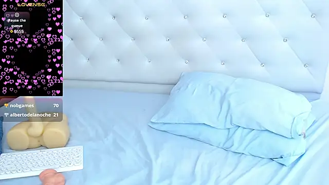 molly_curvyhot's Webcam Show