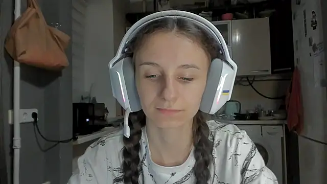 _Nika_Kik Live Sex Cams