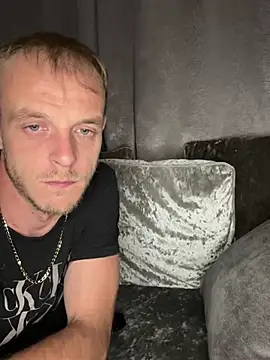 Twistedtwo77's Webcam Show