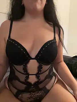 ShaxxCurvy's Webcam Show