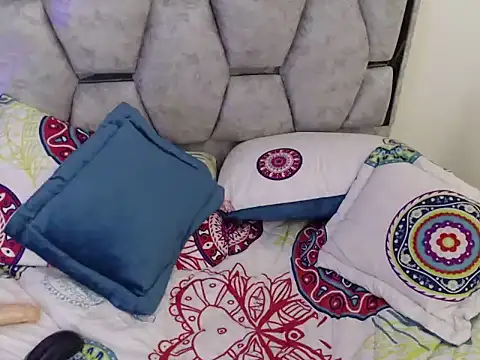 CARRIESAENZZ Live Sex Cams
