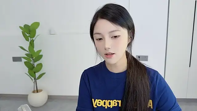 美女HaagenDazs_在线直播