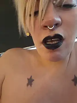 PinkTheHawk's Webcam Show