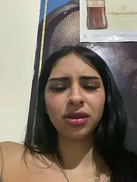 Hilary_pinkk's Webcam Show