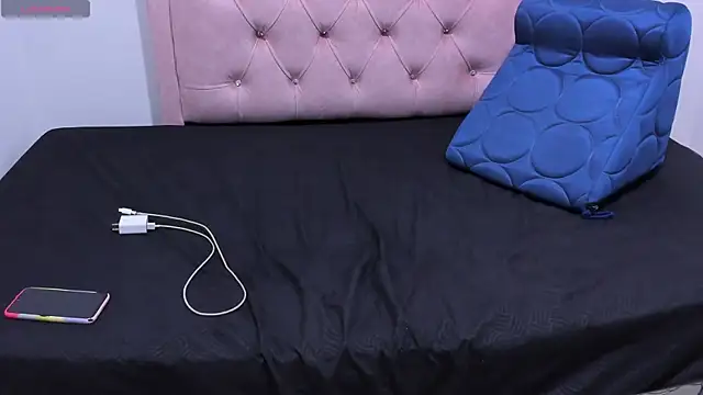 Nazlyy30 Live Sex Cams
