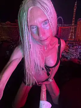 1NikiVegas' Webcam Show