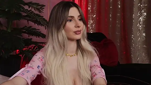 Elliblue's Webcam Show