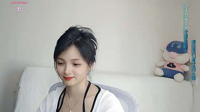 美女-Judy-在线直播