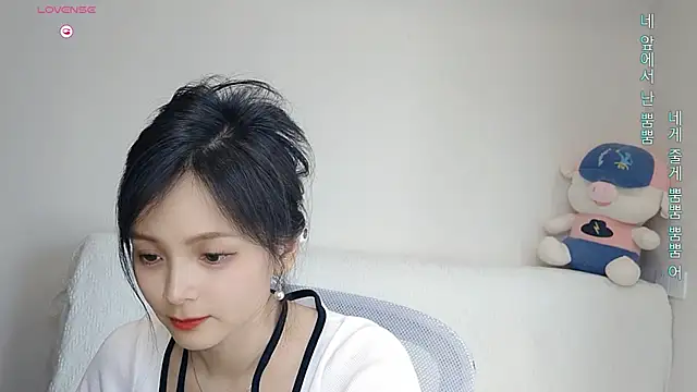 美女-Judy-在线直播