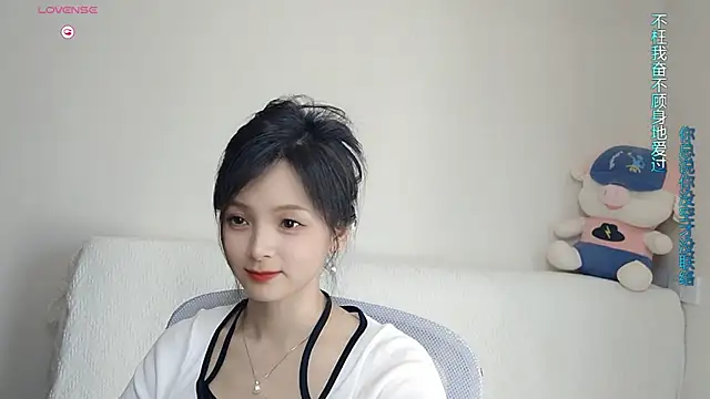 美女-Judy-在线直播