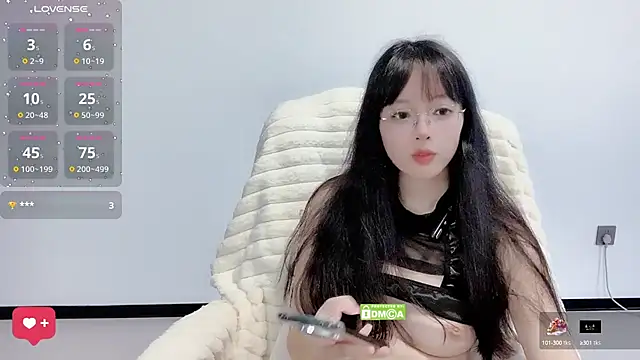 美女YRyueer在线直播