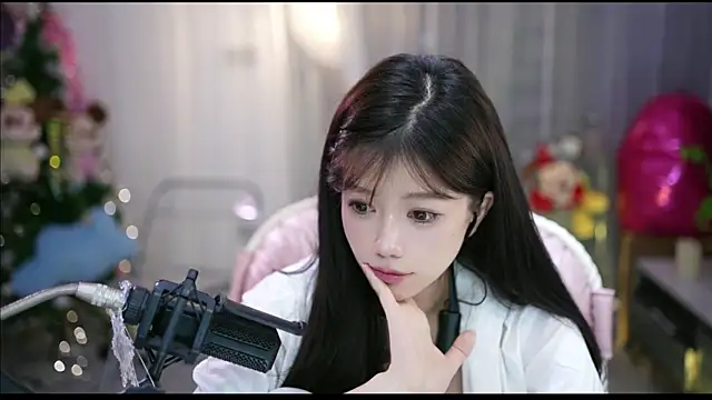 美女MinnieMoney在线直播