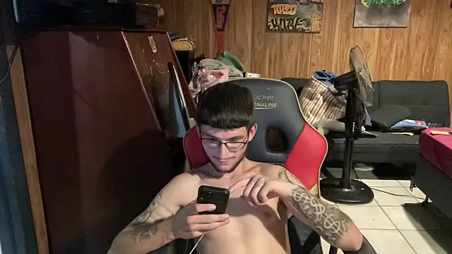 hungkubenski's Webcam Show