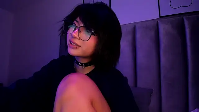 Kitty_Gang Adlı Modelin Web Kamerası Şovu