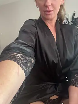 RoxyRoseX's Webcam Show