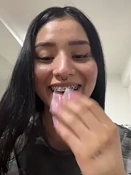 ananya_sex1のウェブカメラショー