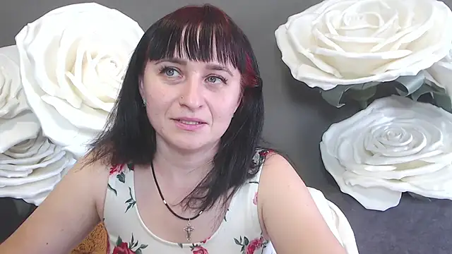 NinaFlawlees Show di sesso, in cam, in diretta