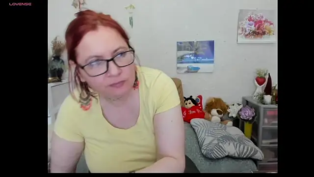 PlayfullMature webcam