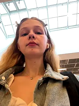 Julie_Cutie's Webcam Show