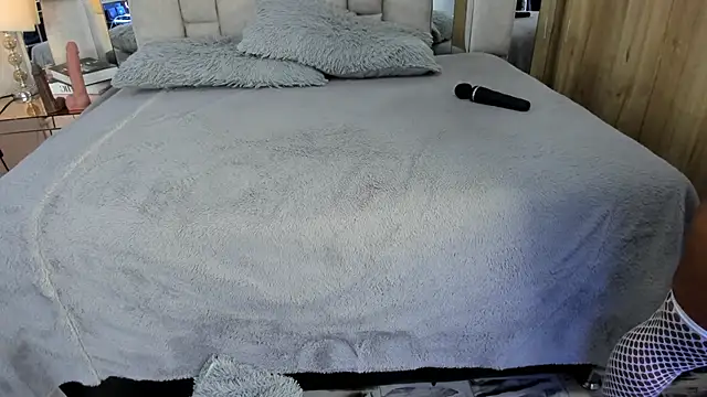 SHARLOTBLACK Live Sex Cams