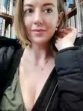 TopsyWilde's Webcam Show