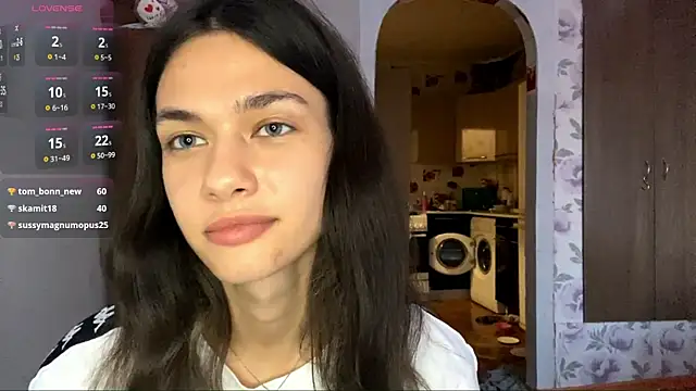 PlayfulShyEmma's Webcam Show