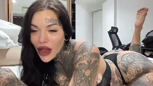 claudiacvc95's Webcam Show