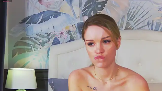 MarilynNova's Webcam Show