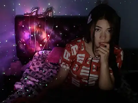 everly_coeopatra's Webcam Show