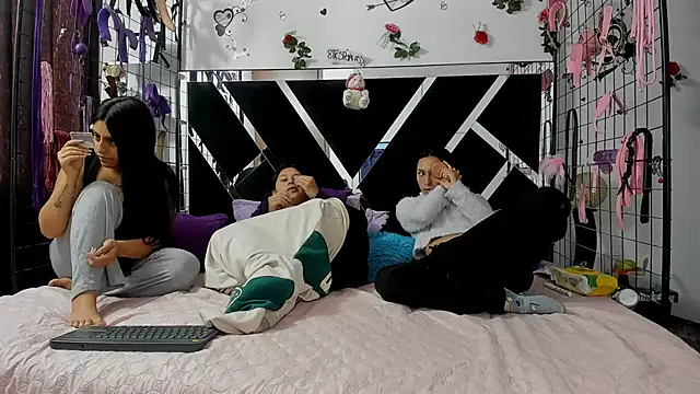 abby_eemily's Webcam Show