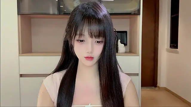 美女StelllllllaLou在线直播
