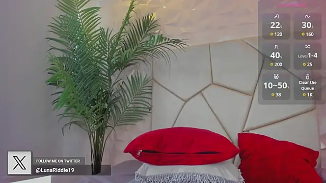 LunaRiddle Live Sex Cams