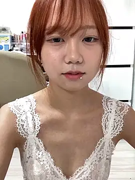 美女zaizaiNono在线直播