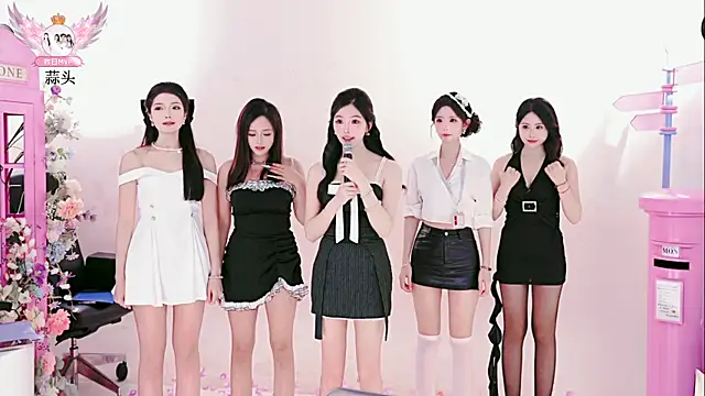 美女badgirl777888在线直播