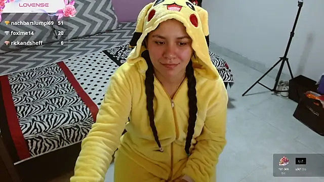 soniafuckboobs' Webcam Show