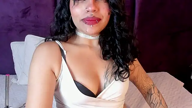 Hanny_Hiltton's Webcam Show
