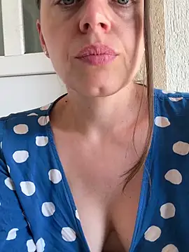 ladywithbigass' Live Sex Cam Show