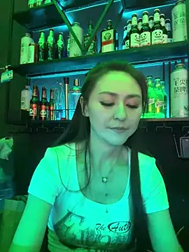 美女xiaobei_ahb在线直播