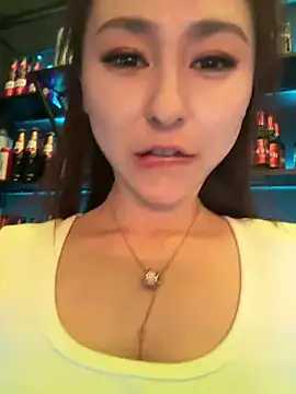 美女xiaobei_ahb在线直播